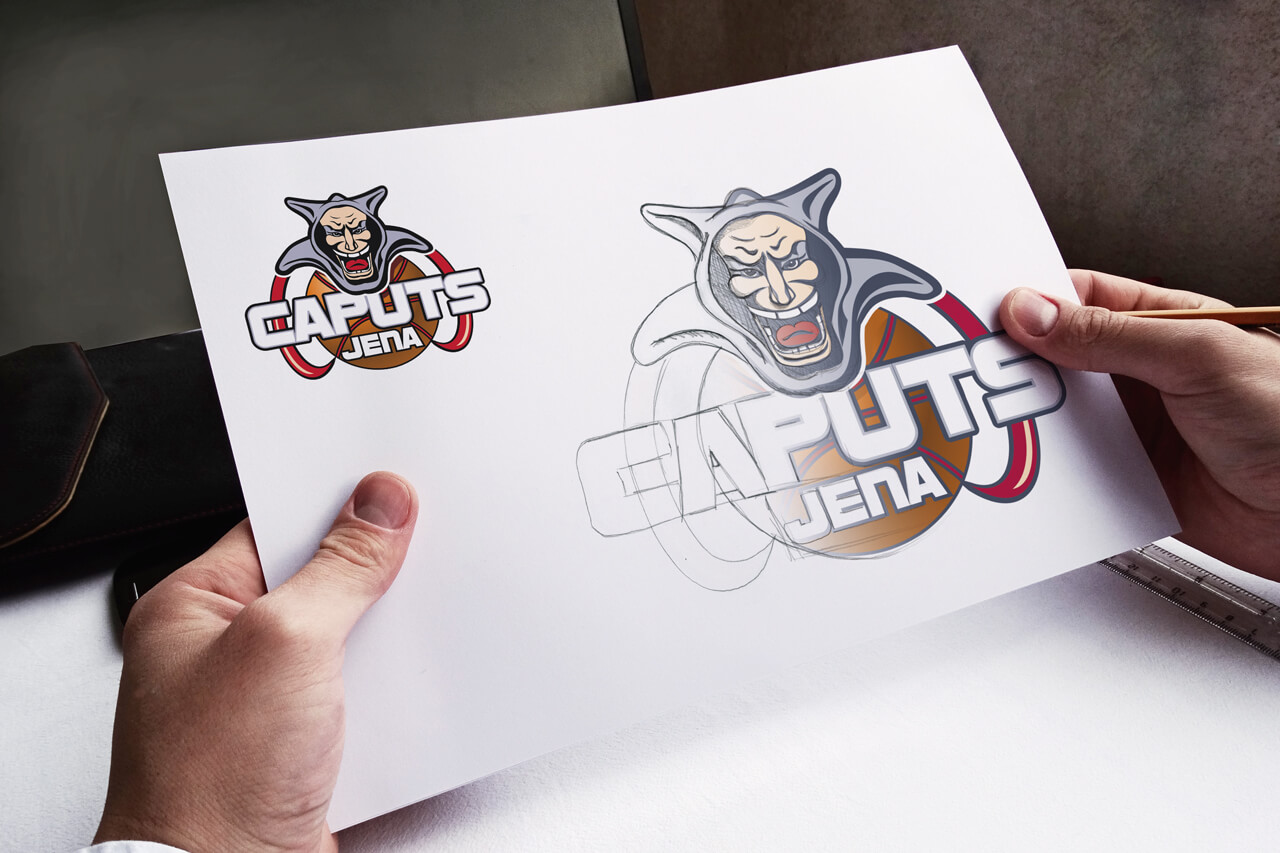 Corporate Design Logoentwicklung CAPUTS Jena – Entwurfsskizze und fertiges Vereinslogo mit Maskottchen und Schriftzug
